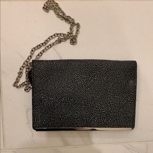Halogen cross body